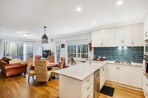 Manderin Quarters - Kitchen/Dining