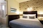Executive Queen Spa Room