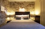 Executive Queen Spa Room
