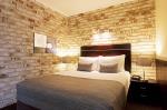 Executive Queen Spa Room
